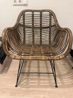 Rotan stoel met metalen poten, Huis en Inrichting, Stoelen, Ophalen, Gebruikt, Bruin, Metaal