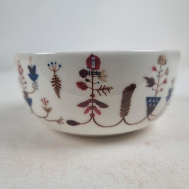 Iittala Sarjaton Varpu kom 0,68 liter, Huis en Inrichting, Keuken | Servies, Nieuw, Kom(men), Overige stijlen, Porselein, Ophalen