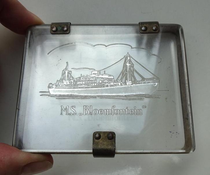 Jaren '40 lucite sigarettendoosje: MS Bloemfontein. VNS, Antiek en Kunst, Curiosa en Brocante, Ophalen of Verzenden