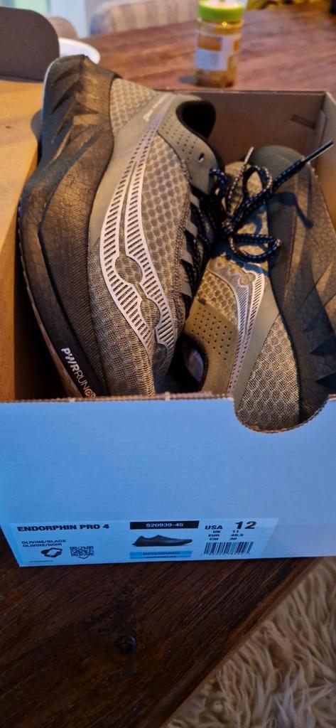 Saucony Endorphin Pro 4 - Maat 46.5 - Nieuw in doos, Kleding | Heren, Schoenen, Nieuw, Sportschoenen, Ophalen of Verzenden