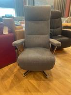 Relaxfauteuil maat S gasveer SHOWROOM MODEL, Ophalen, Zo goed als nieuw, Stof, Maat S met chroom ploeg-stof