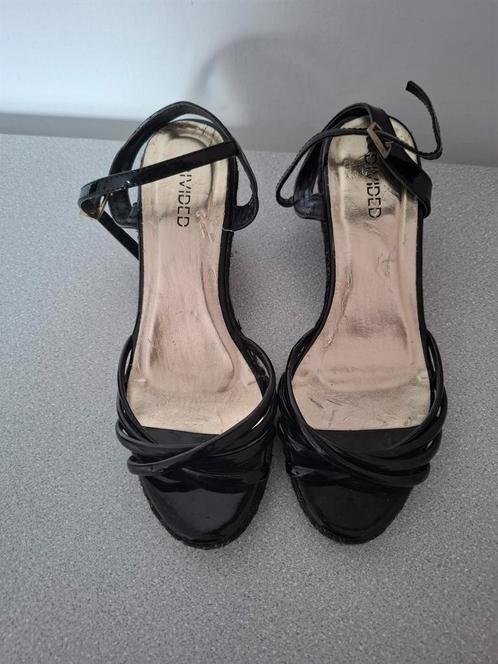 Sleehak sandaal maat 37, Kleding | Dames, Schoenen, Gedragen, Sandalen of Muiltjes, Ophalen of Verzenden