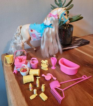 Barbie feeding fun knabbelpaard beschikbaar voor biedingen