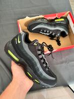 Nike air max 95 retro logo black volt ‘maat 39’, Zwart, Nike, Nieuw, Ophalen of Verzenden