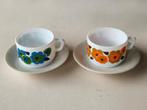2 vintage Arcopal Lotus espresso kopjes met schotel, Huis en Inrichting, Keuken | Servies, Overige materialen, Ophalen of Verzenden