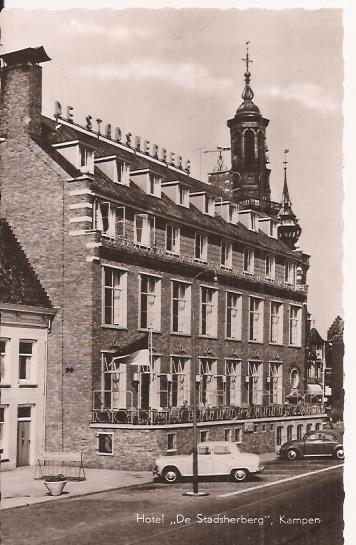 Kampen. Hotel Café Restaurant  "De Stadsherberg" 1959, Verzamelen, Ansichtkaarten | Nederland, Ongelopen, Overijssel, 1940 tot 1960