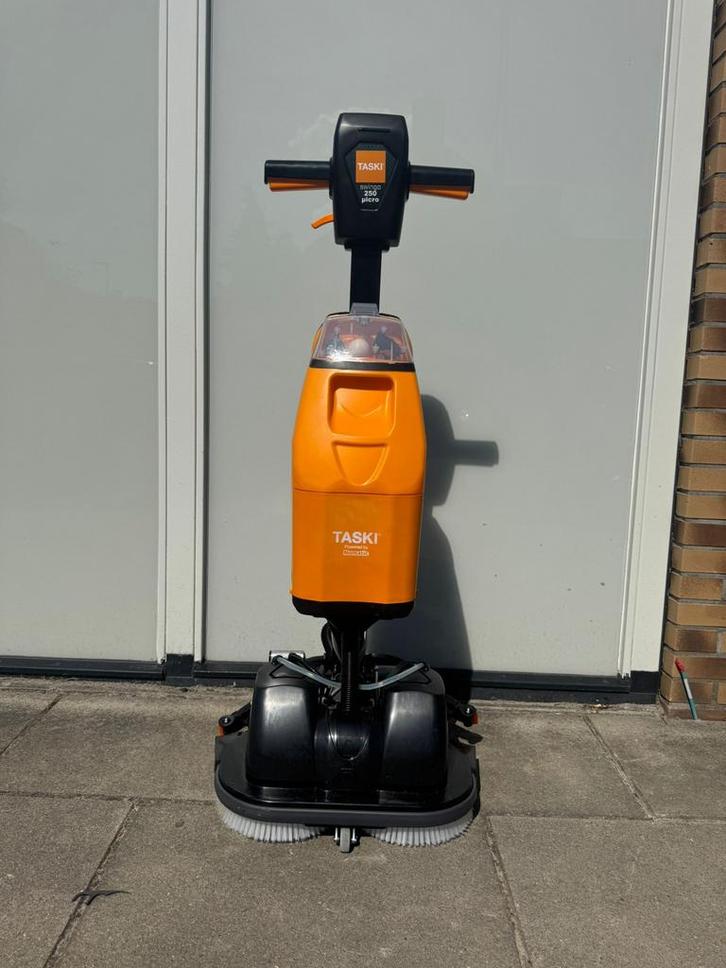 Schrob machine TASKI Swingo 250 Micro schrob/zuig, Doe-het-zelf en Verbouw, Reinigingsmachines, Zo goed als nieuw, Ophalen of Verzenden