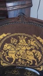 Oud stoeltje met borduurwerk, Ophalen of Verzenden