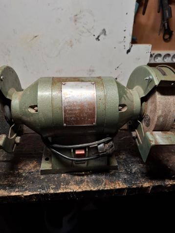 Oude Dubbele Slijpmachine beschikbaar voor biedingen