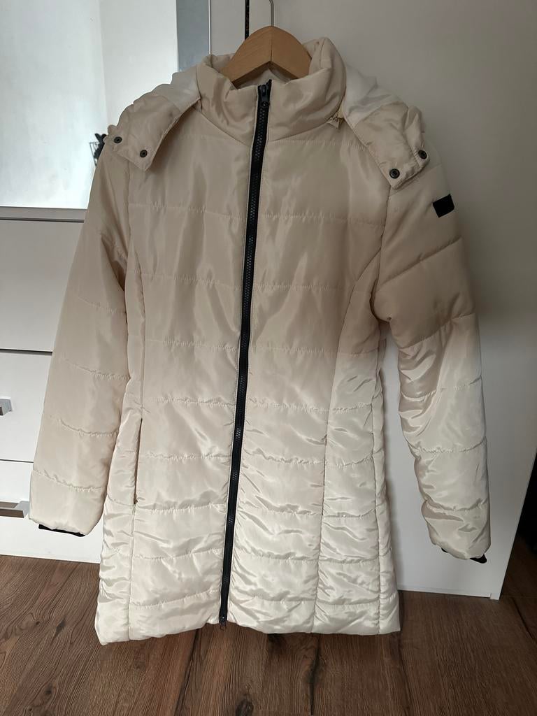 Pufferjas Maat L (valt als kleine M), Ophalen of Verzenden, Zo goed als nieuw, Maat 38/40 (M), Beige