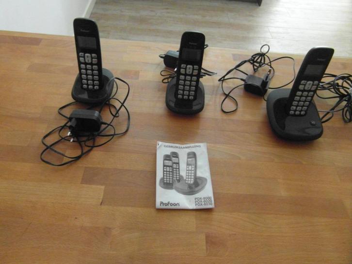 Telefoon (Profoon) met 3 handsets, Telecommunicatie, Datacommunicatie en VoIP, Gebruikt, Telefoon, Ophalen of Verzenden