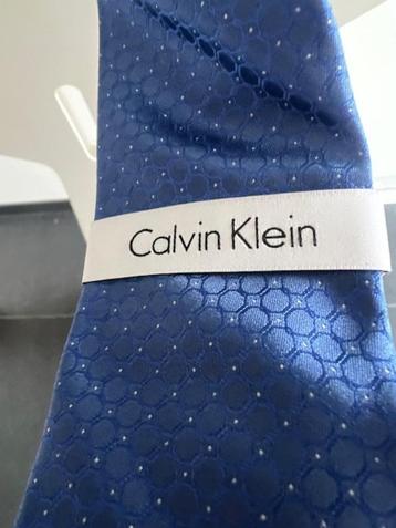 Splinternieuwe blauwe das van Calvin Klein