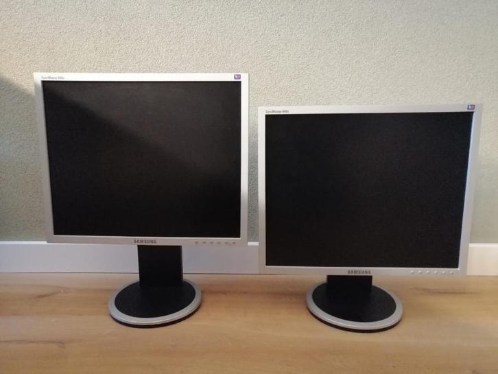 2 Samsung Syncmaster 940B monitor, Computers en Software, Monitoren, Gebruikt, 60 Hz of minder, DVI, VGA, In hoogte verstelbaar