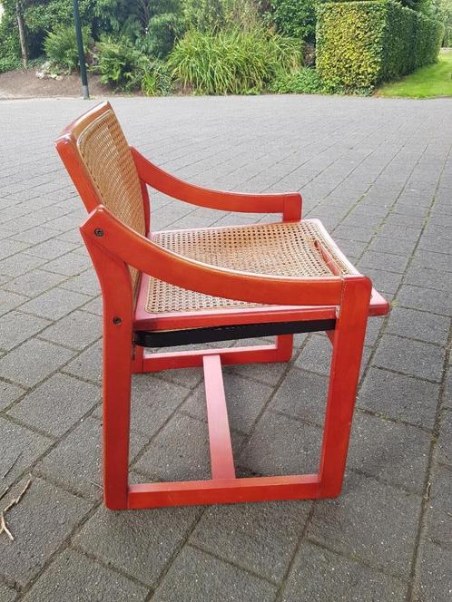 Design rode houten eetkamerstoel, Antiek en Kunst, Antiek | Meubels | Stoelen en Banken, Ophalen