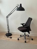 Industriële zwarte metalen vloerlamp, Huis en Inrichting, Lampen | Vloerlampen, Ophalen, Zo goed als nieuw, Metaal, Minder dan 100 cm