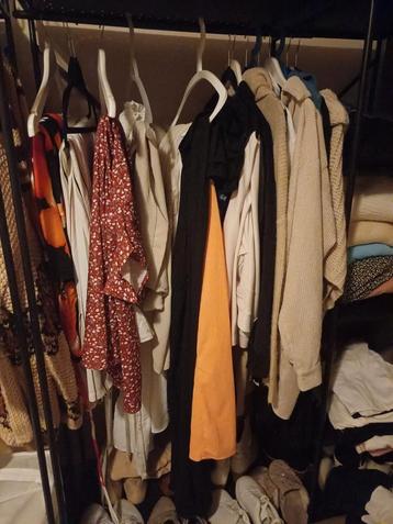Partij dameskleding herenkleding braderie garderobe schoene  beschikbaar voor biedingen