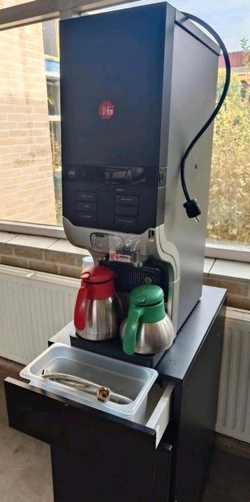 Douwe Egberts Cafitesse Quantum 120 NGC. Incl kast  beschikbaar voor biedingen