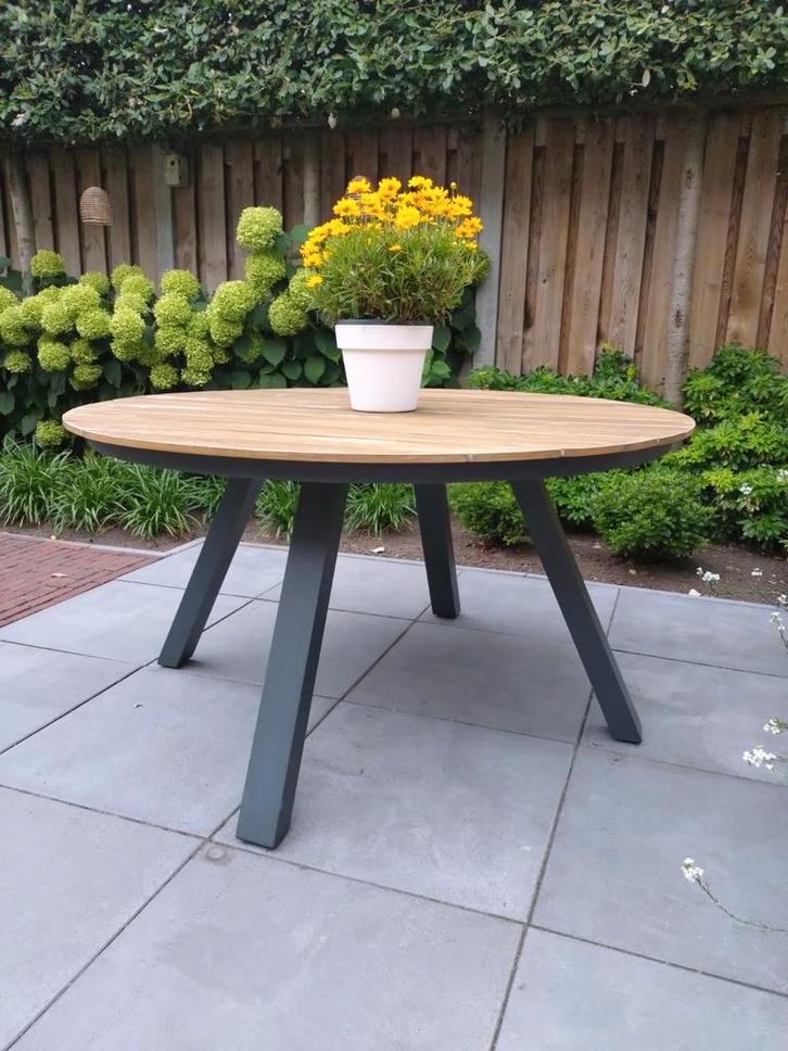 Teakhouten Eettafel Rond - 140cm, Huis en Inrichting, Tafels | Eettafels, Zo goed als nieuw, 100 tot 150 cm, 100 tot 150 cm, Vier personen