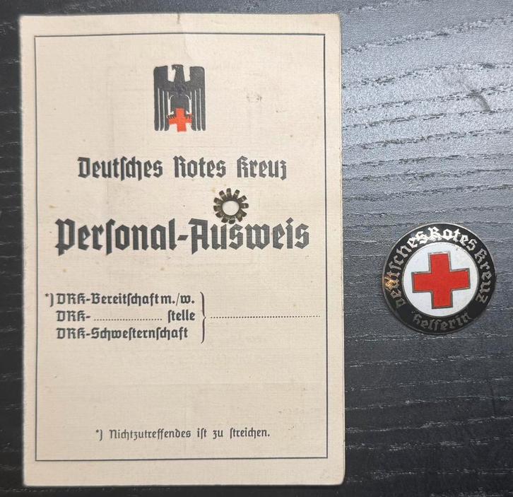 Duitse DRK personal ausweis + broche, Verzamelen, Militaria | Tweede Wereldoorlog, Duitsland, Verzenden