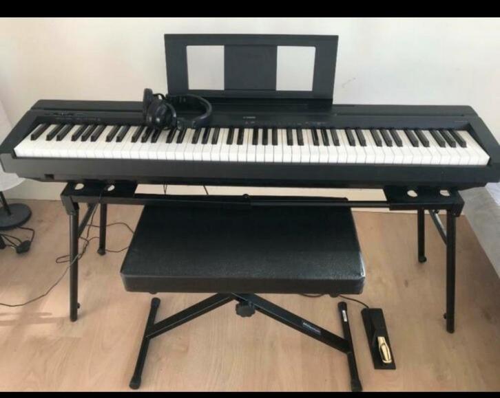 Yamaha P-45 Digitale Piano bundle set - Zo goed als nieuw!, Muziek en Instrumenten, Piano's, Zo goed als nieuw, Piano, Zwart, Digitaal
