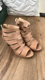 Manfield schoenen, Pumps, Beige, Nieuw, Ophalen of Verzenden