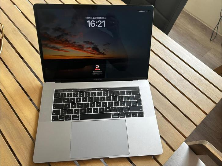 Apple MacBook Pro 2018 15 inch, Computers en Software, Apple Macbooks, Gebruikt, MacBook Pro, 15 inch, 2 tot 3 Ghz, 256 GB, Qwerty