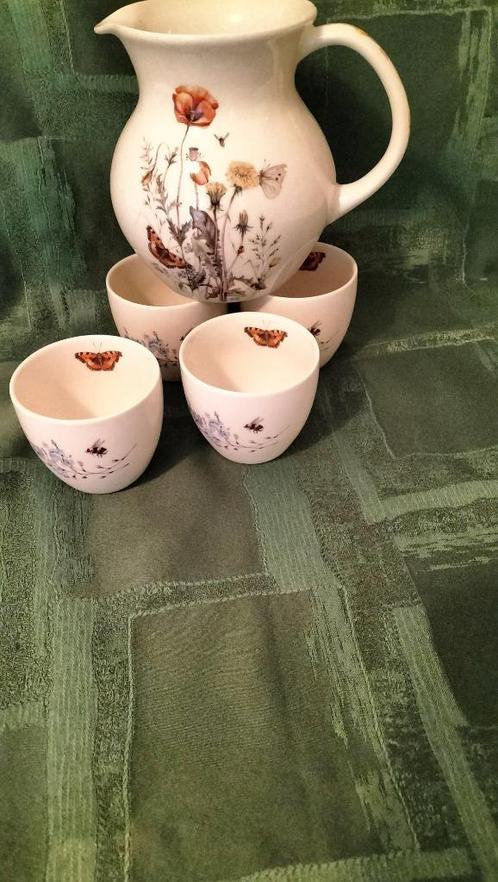 Jet Water / Melkkan en 4 mokjes Flower of the Fields - Nieuw, Huis en Inrichting, Keuken | Servies, Nieuw, Overige typen, Overige stijlen