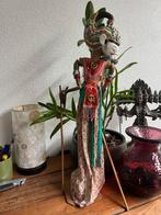 Oude wayang golek pop - Java - Indonesië op standaard 66 cm, Antiek en Kunst, Ophalen of Verzenden
