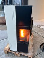 Palazetti pelletkachel 9.5kW - Hoekmodel met veel warmte, ., Ophalen of Verzenden, Zo goed als nieuw, .
