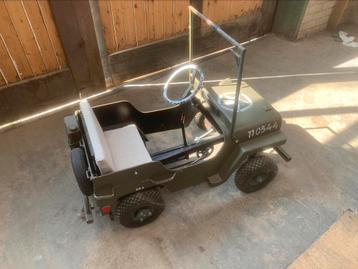 Te koop oude leger jeep beschikbaar voor biedingen