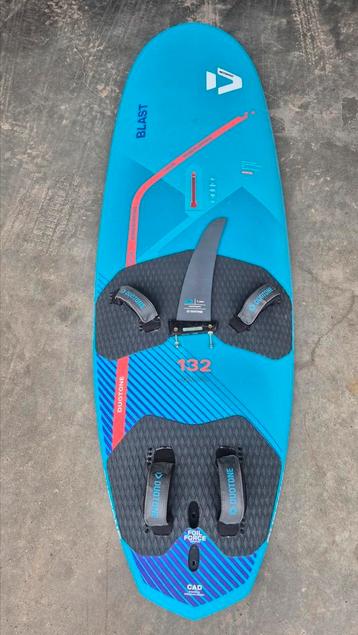 2024 Duotone Blast 132L + Vin 42 cm beschikbaar voor biedingen