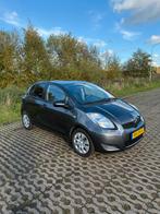 Toyota Yaris 1.3 16V Vvt-i 5DR 2010 Grijs, Auto's, Toyota, Voorwielaandrijving, Stof, 4 cilinders, 1329 cc