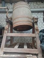 Antieke boterkarn op houten frame, Ophalen of Verzenden