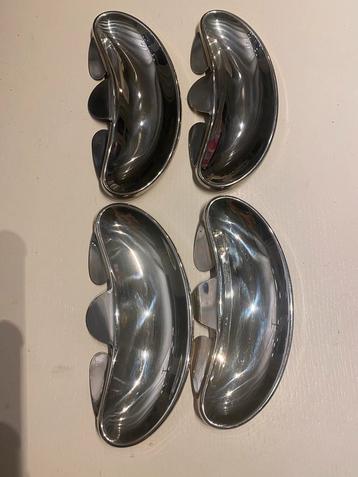 4 RVS gratenbakjes voor aan het bord, als nieuw beschikbaar voor biedingen