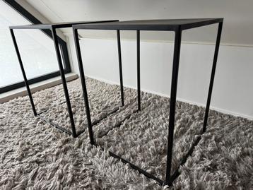 Zwarte metalen sidetables - set van 2 beschikbaar voor biedingen