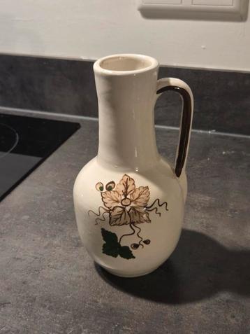 Vintage Keramische Kan met Druivenmotief beschikbaar voor biedingen