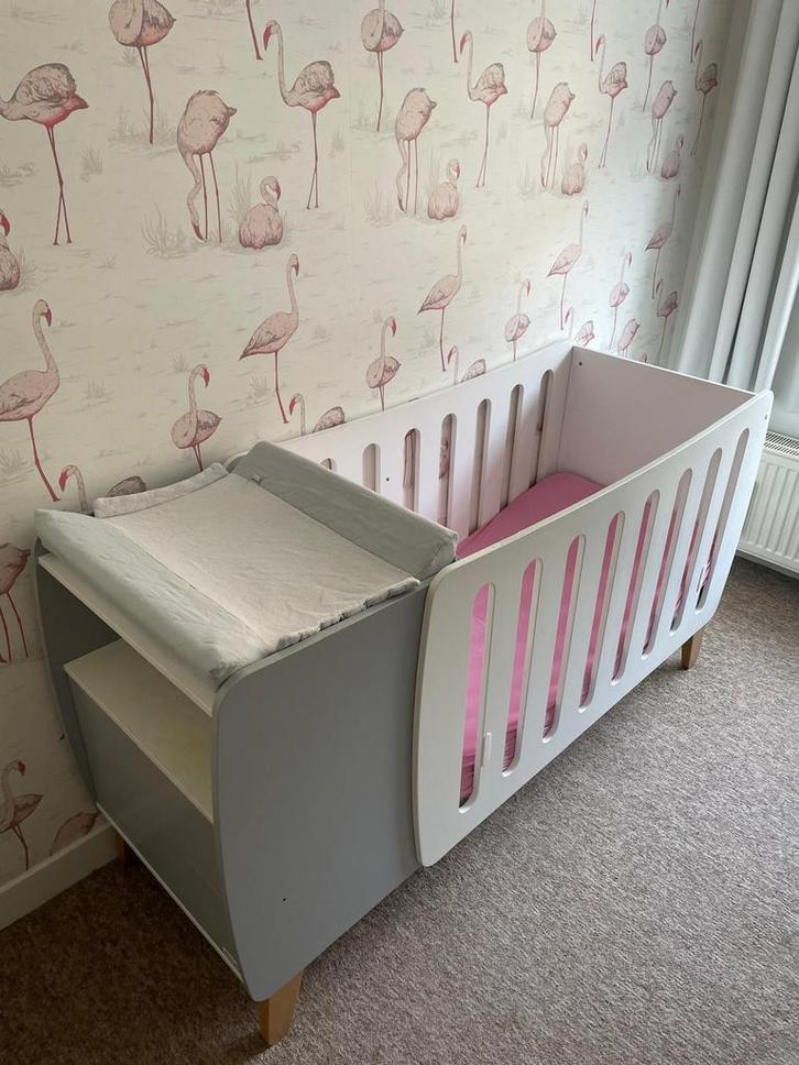 Babybedje / peuterbed / meegroei bed / ledikant, Kinderen en Baby's, Babywiegjes en Ledikanten, Zo goed als nieuw, Ledikant, Ophalen