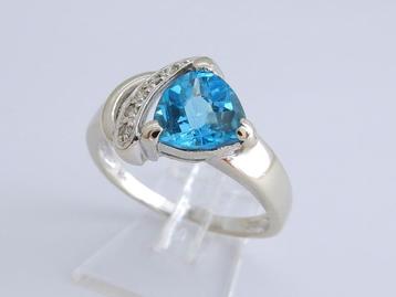 14 karaat Wit Gouden Ring Blauwe Topaas 5 Diamanten M18.75 beschikbaar voor biedingen