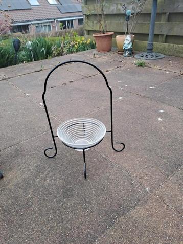 Leuke planten etagere  beschikbaar voor biedingen