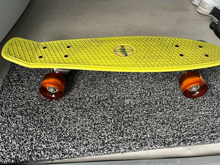 Step met lichtgevende wieltjes, Sport en Fitness, Skateboarden, Zo goed als nieuw, Skateboard, Ophalen of Verzenden