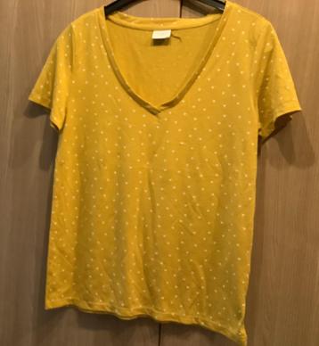 Geel dames Shirt. mt. XS.  ( valt ruim).   beschikbaar voor biedingen