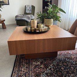 Massieve salontafel kersenhout beschikbaar voor biedingen