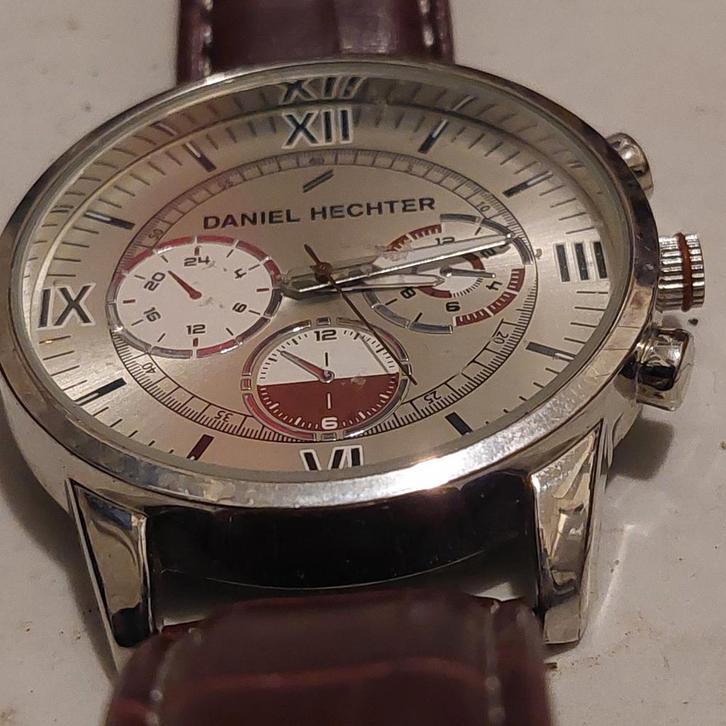 Daniel Hechter Polshorloge - Bruin leren band, Sieraden, Tassen en Uiterlijk, Horloges | Heren, Gebruikt, Polshorloge, Overige merken