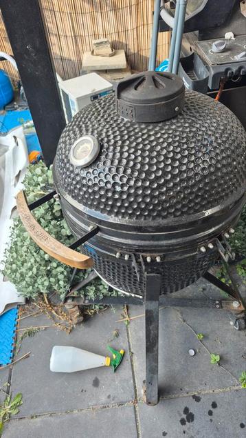 Urban Chef Kamado Medium met accessoires beschikbaar voor biedingen