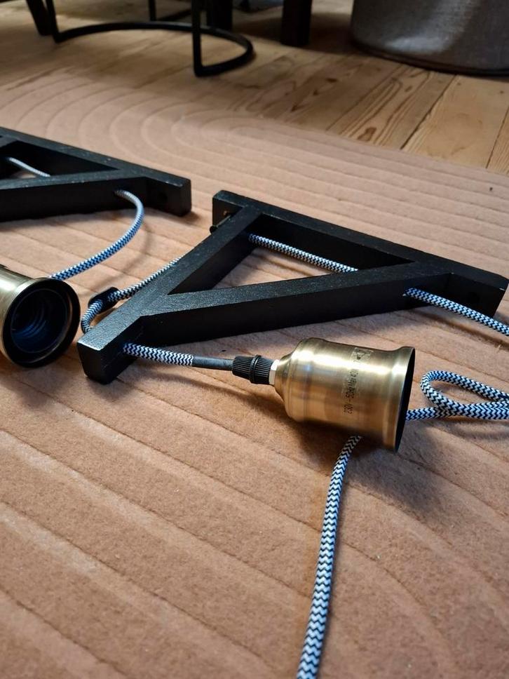 2 Wandlampen - Industrieel Design, Huis en Inrichting, Lampen | Hanglampen, Zo goed als nieuw, Minder dan 50 cm, Hout, Metaal