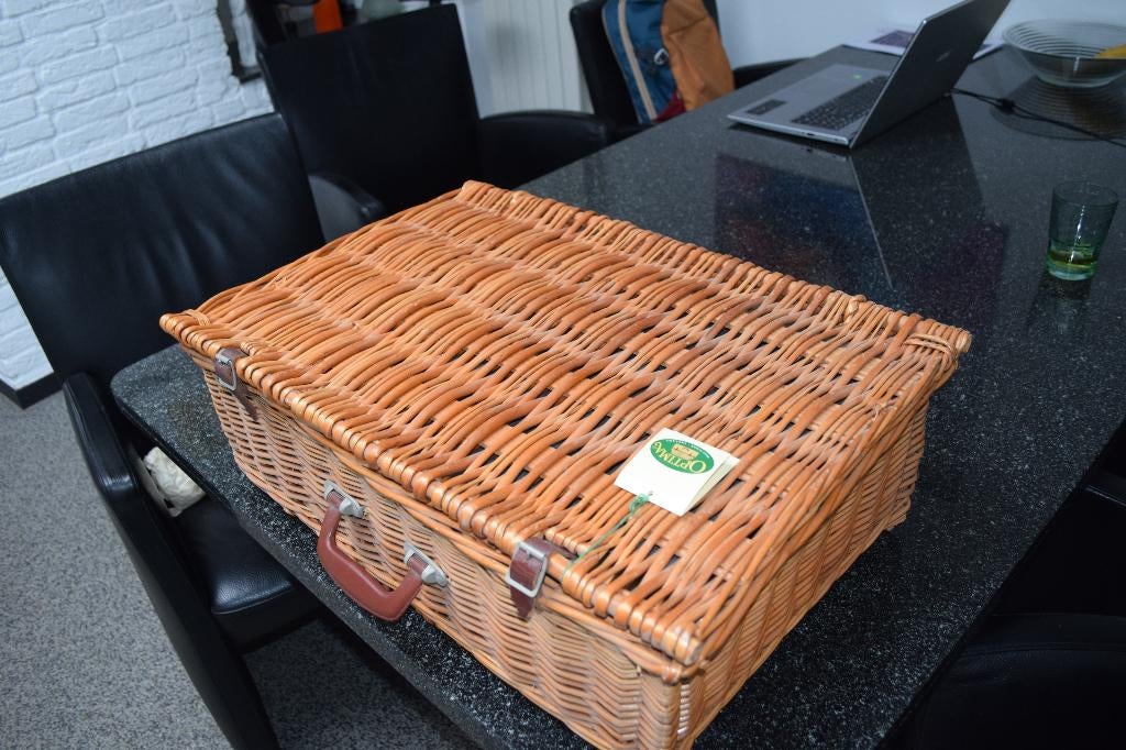 rieten  picknickmand, Ophalen, Nieuw