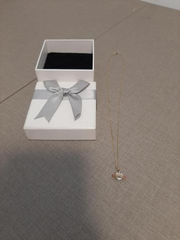 Fijne zilveren (goudkleur) ketting uit China beschikbaar voor biedingen