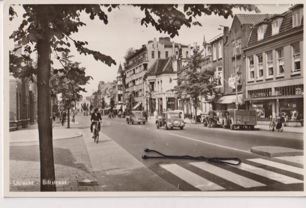 Utrecht, Biltstraat met auto's, Ophalen of Verzenden, 1940 tot 1960, Gelopen, Utrecht