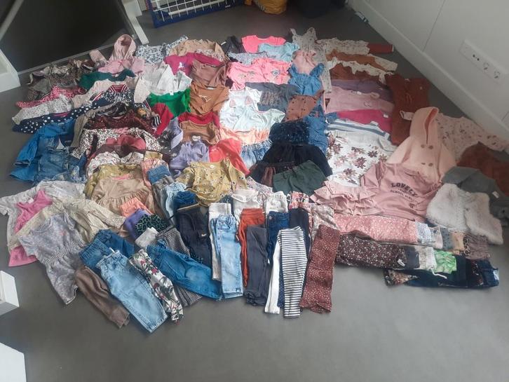 Heel groot kledingpakket meisjes maat 74 (134 items), Kinderen en Baby's, Babykleding | Baby-kledingpakketten, Zo goed als nieuw