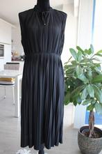 Elegante zwarte midi-jurk met plissé details & hoge hals, mt, Maat 38/40 (M), H&M, Zwart, Ophalen of Verzenden